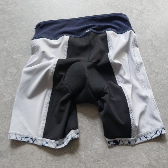 Lululemon Pedal Pace Bike Shorts w/ Padding 6 - Picture 5 of 10